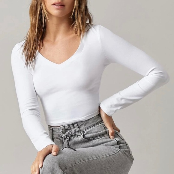 White Long Sleeve V Neck Crop Top - Picture 1 of 6